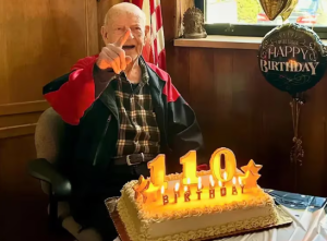 El hombre que desafía al tiempo: a sus 110 años, vive solo, conduce a diario y ofrece seis consejos sobre longevidad