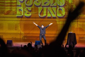 George Harris, el primer comediante venezolano en llenar legendario auditorio en Nueva York