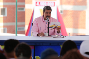 Maduro instó a sus adeptos no dejarse engañar por “los patarucos” de los apellidos en tiempo de campaña