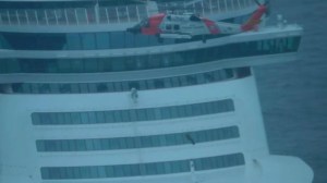 Dramático VIDEO: pasajera embarazada es rescatada por Guardia Costera de crucero en Disney tras complicación médica