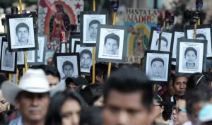 Fiscalía para el caso Ayotzinapa analiza 35 cuerpos entre 2.000 para hallar a estudiantes