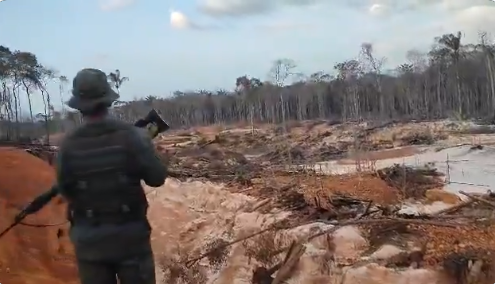 Fanb informó que la mina ilegal “Bulla Loca” está inoperativa tras desalojar a diez mil personas (VIDEO)