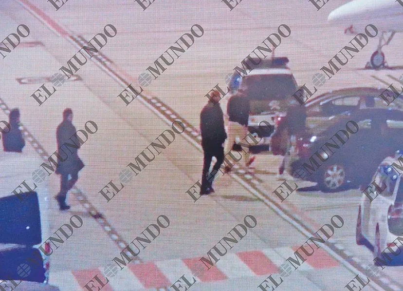 Unreleased pictures of Delcigate, Delci Rodriguez and Jose Luis Abalos meeting in Barajas