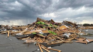 Conmoción en EEUU: Varios tornados causaron enormes daños entre Nebraska y Iowa