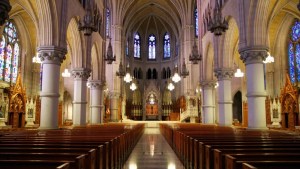 ¡Dios mío! Concejal desató un escándalo por tener sexo en una iglesia durante Semana Santa