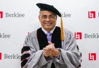 Berklee College honró a Gilberto Santa Rosa con título doctor honoris causa