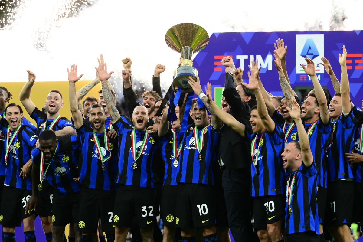 Inter recibió su trofeo de campeón tras igualar con la Lazio