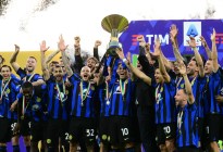 Inter recibió su trofeo de campeón tras igualar con la Lazio