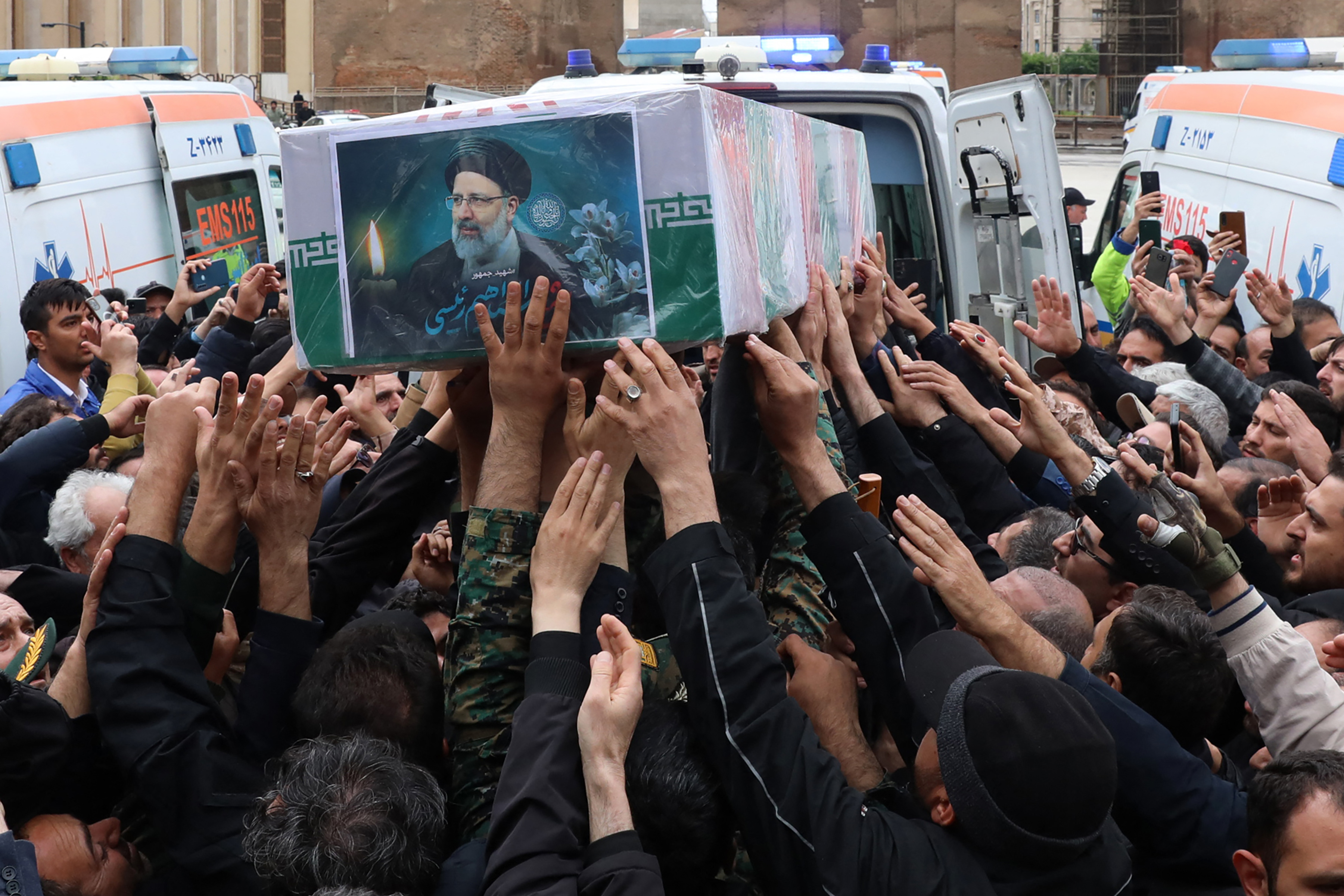 Irán comienza las ceremonias funerarias por la muerte del presidente Raisi (FOTOS)