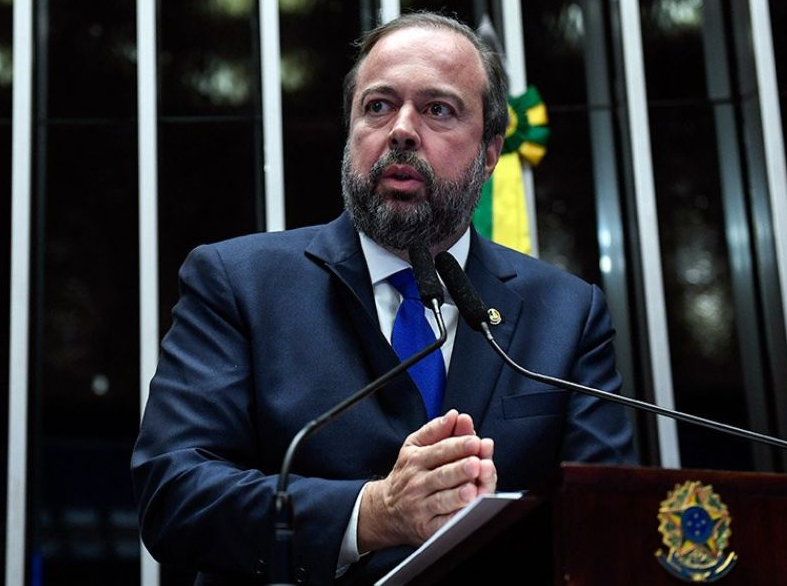 Ministro brasileño acusó a Guyana de “chupar” las reservas petroleras en la Amazonia