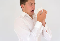 ¿Por qué se suele decir “salud” cuando alguien estornuda? Este sería el origen de esta reacción