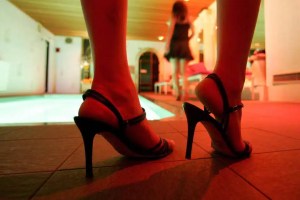 Informe sobre prostitución en España revela que mayoría de mujeres son latinoamericanas