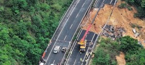 Sube a 48 el número de fallecidos tras el hundimiento de una carretera en el sur de China
