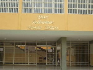 Liceo de El Vigía en Mérida se inundó, pero el chavismo solo se ocupa de cambiar el nombre de los planteles