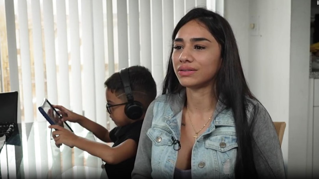 VIDEO: El drama de una venezolana que atravesó siete países para asegurarle un futuro a su hijo en EEUU
