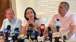 María Corina Machado califica como “escandalosas” las restricciones al voto de los venezolanos en el exterior