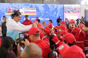 El Mundo: Maduro reclamó el Nobel de Economía pese a mantener el peor salario mínimo del continente