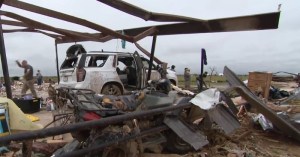 “¡Dios mío, hay gente!”: Cazador de tormentas rescató a una familia de un tornado categoría cuatro