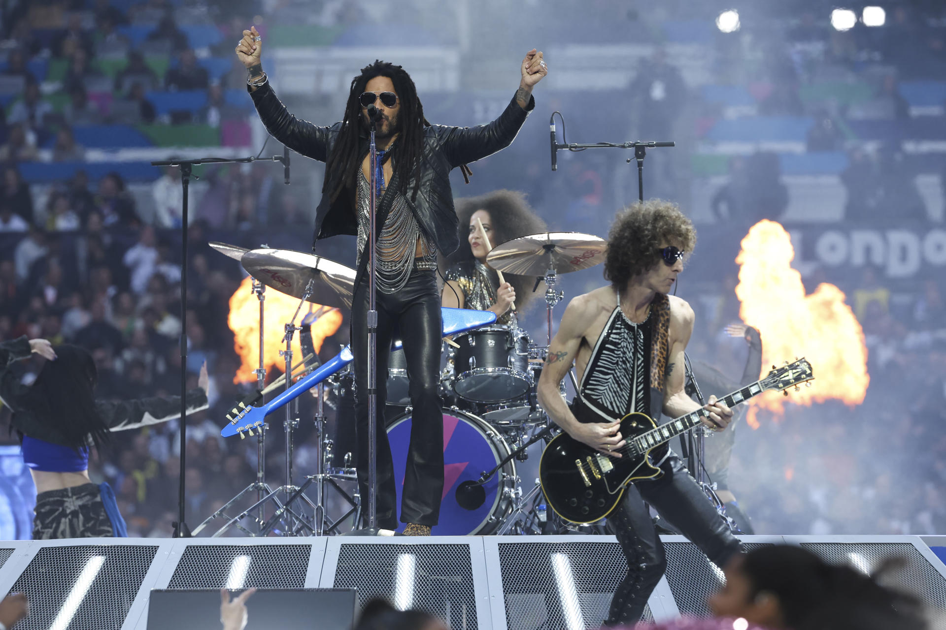 Lenny Kravitz inauguró la final de la Champions a ritmo de rock y guitarreo (FOTOS)