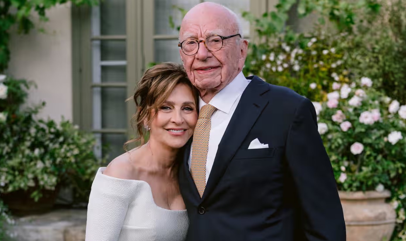 El magnate Rupert Murdoch se casa por quinta vez a los 93 años